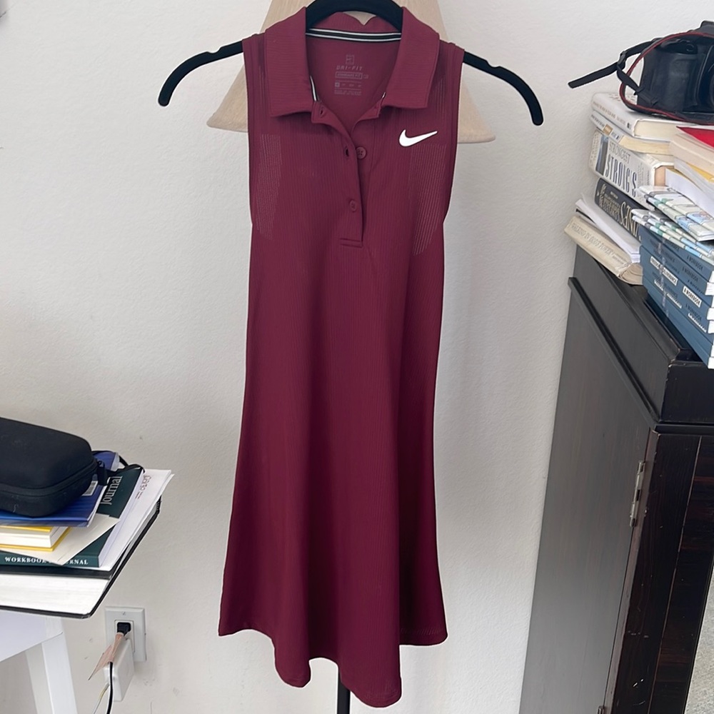 NWOT tennis dress. Unlined. Falls just above knee (I’m 5’2)
